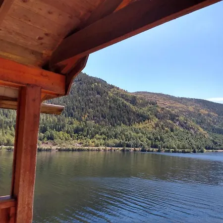 Lodge Fjordglott Camping/hytter *