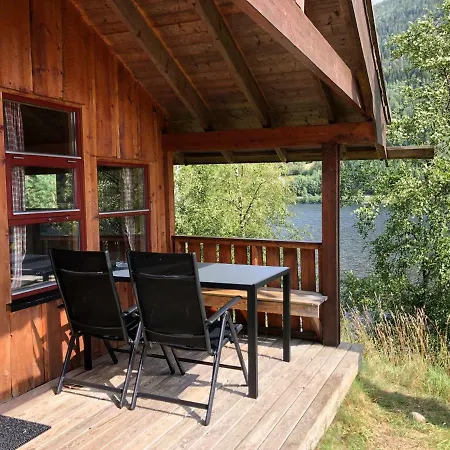 Fjordglott Camping/hytter Lodge *