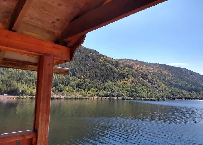 Lodge Fjordglott Camping/hytter *